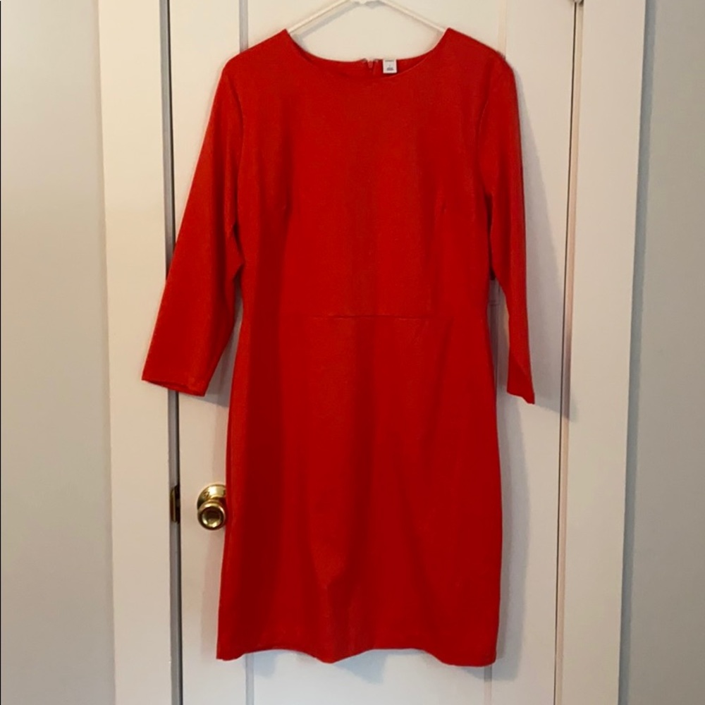 Red 3/4 sleeve dress